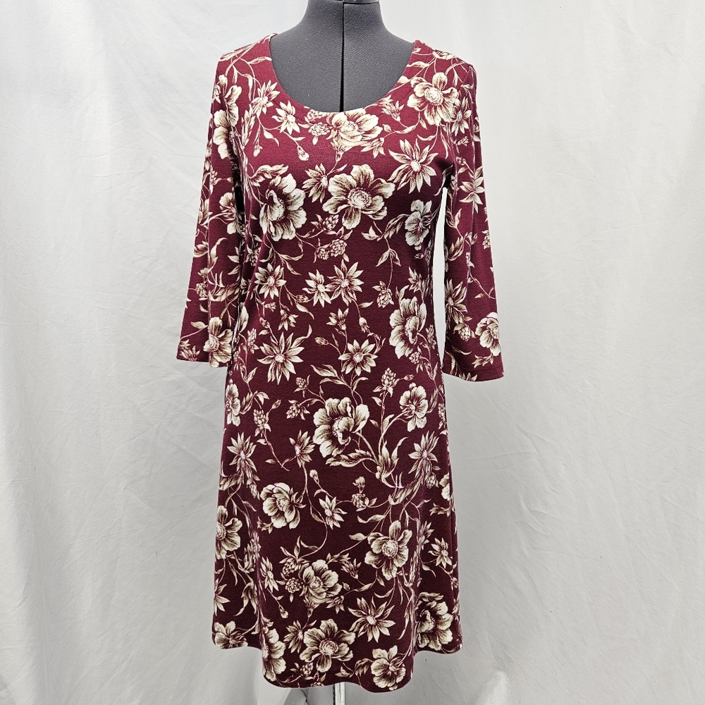 Lightweight knit, casual dress.